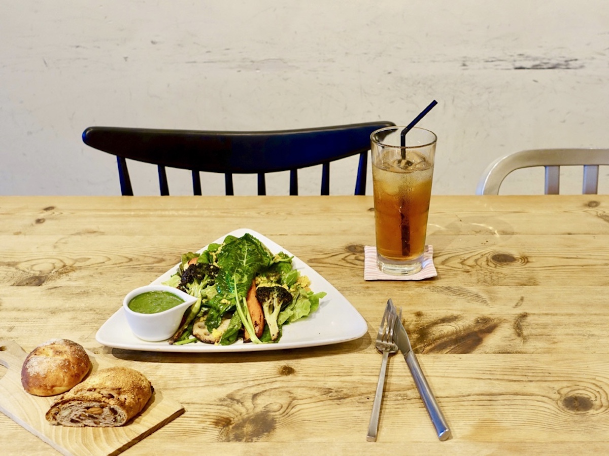 人気ベーカリーの姉妹店は、紅茶も雑貨も楽しめる横浜・元町の隠れ家カフェ