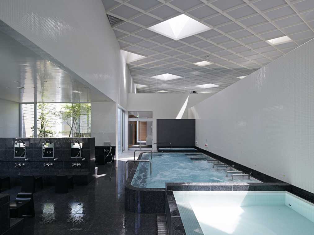 460円でこの満足度！天然露天温泉のデザイナーズ銭湯でくつろぎタイム