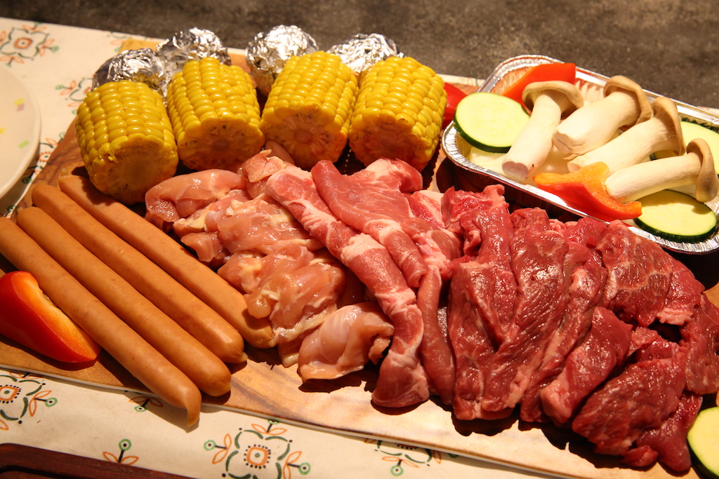 バリューBBQ 一人前2300円 ※写真は4人前