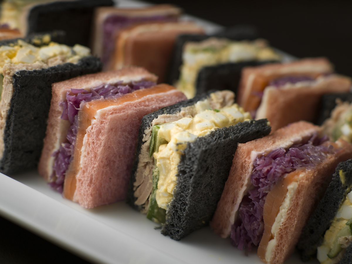 ピンク＆ブラックカクテルサンドイッチ