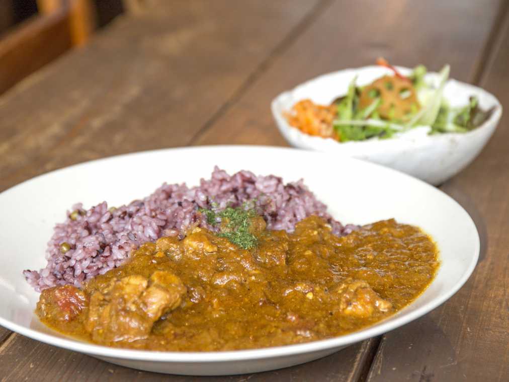 スパイシーチキンカレー1000円