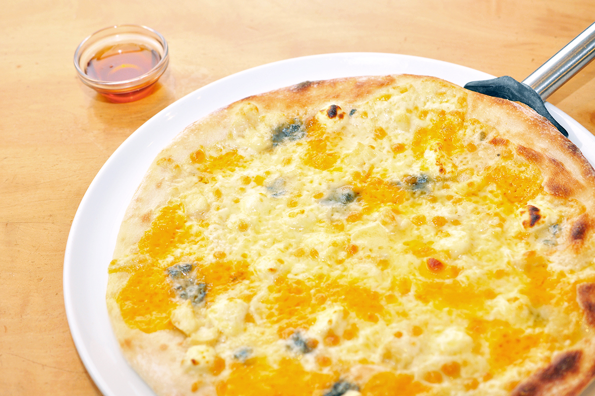 6種類のチーズピザ