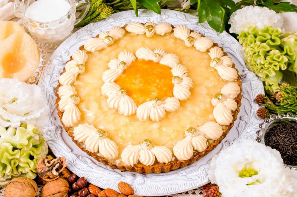 浜松「ル レクチエとミルクティーのタルト」piece 720円/ whole（25cm）6804円