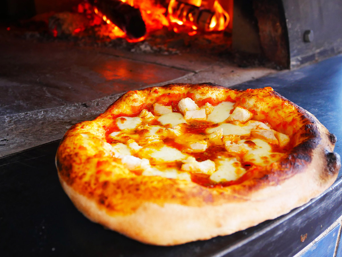 金沢女子の間で早くもウワサに！人気シェフがプロデュースの焼きたてピッツァ