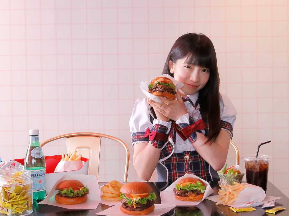 まるでステーキ！なハンバーガー【大食いアイドルもえのあずきの絶品グルメ3】