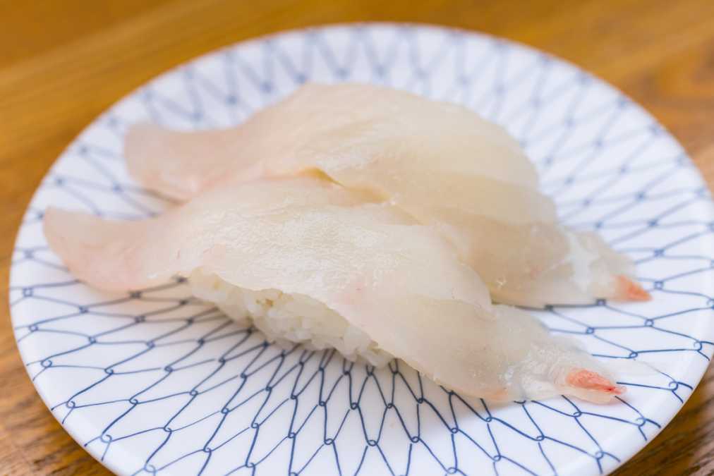 那珂湊の代表的な地魚「ヒラメ」もおすすめ。1皿324円