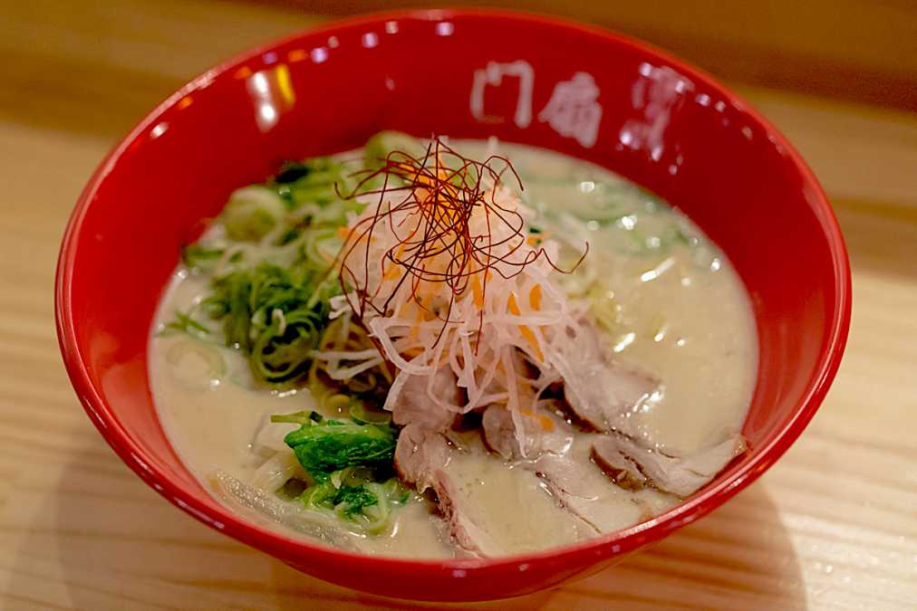 酒粕らーめん (並)850円、(ミニ)750円 (※「酒蔵」限定の出前メニュー)