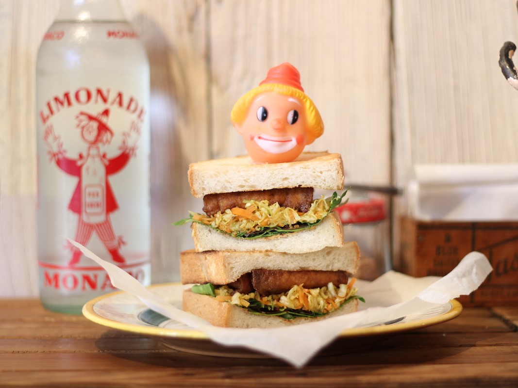 朝でも夜でもブレックファースト！見た目も味も抜群の豆腐サンドに注目