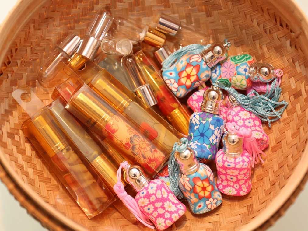 石垣島ならではの植物の香りで作る、あなただけのオリジナル香水