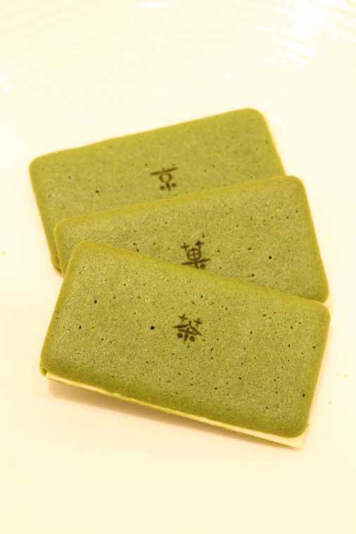 茶の菓745円（5枚入り）