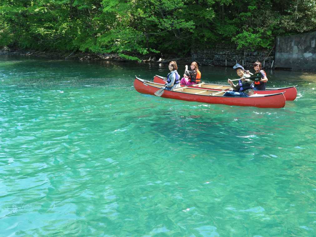 【村上萌が提案する30歳からの #週末野心 vol.1】支笏湖で冒険カヌー