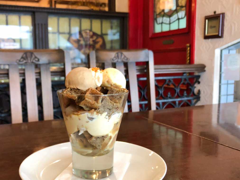 行列のできる紅茶専門店！「ジークレフ」の紅茶×キャラメル×洋梨のパフェが絶品！