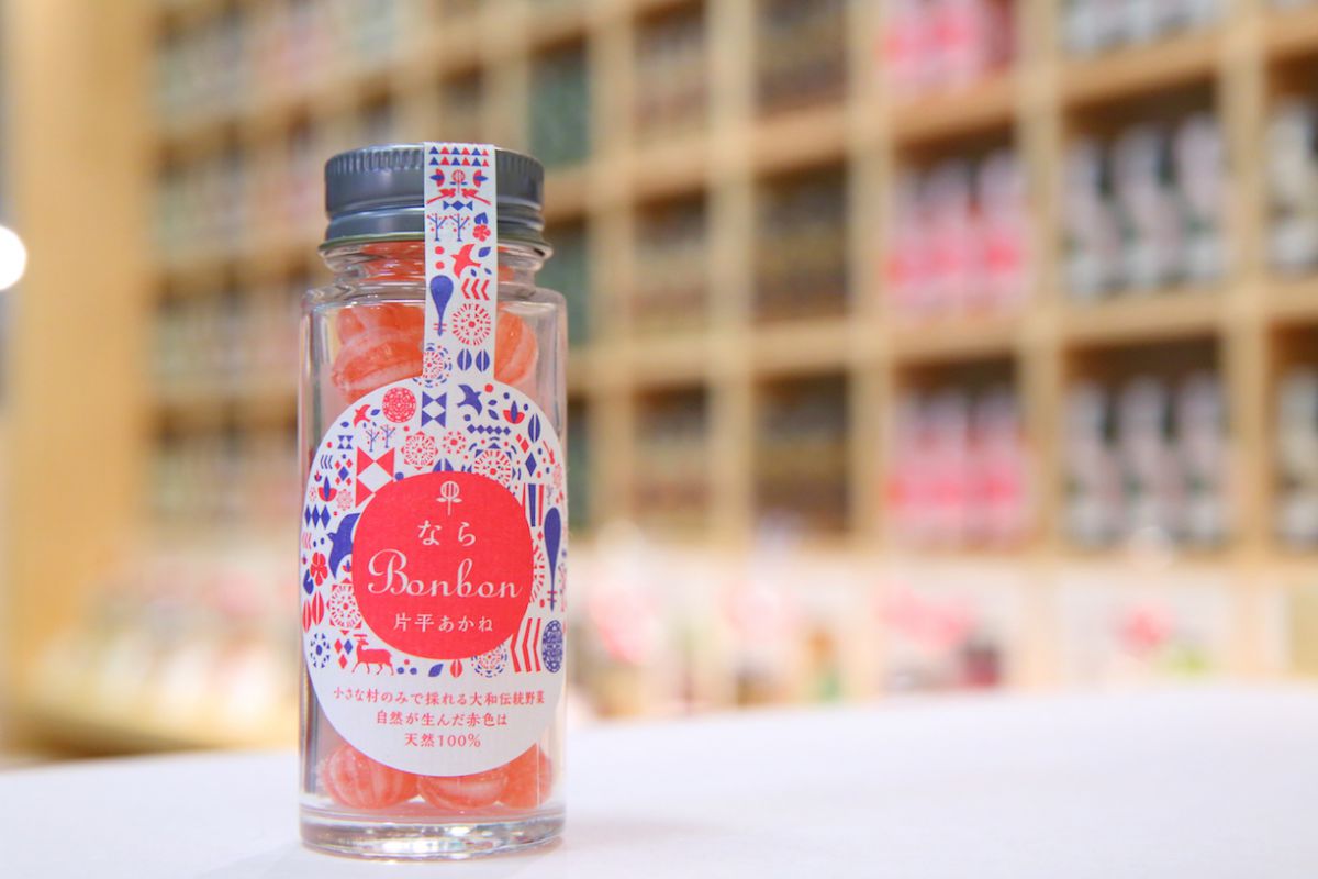 片平あかね 594円