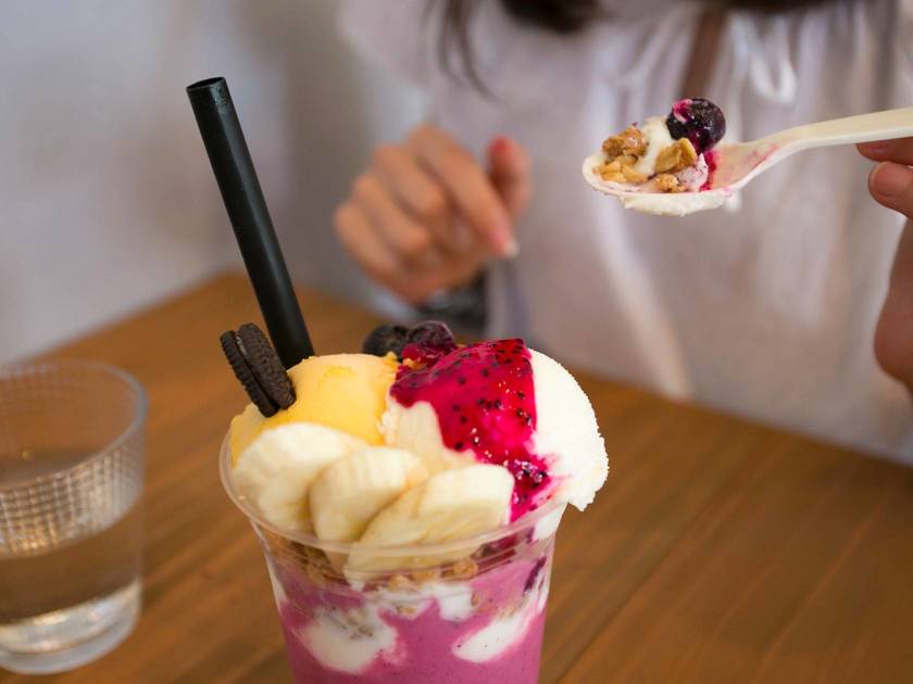 自家製グラノーラ＆スムージーパフェピタヤ　900円