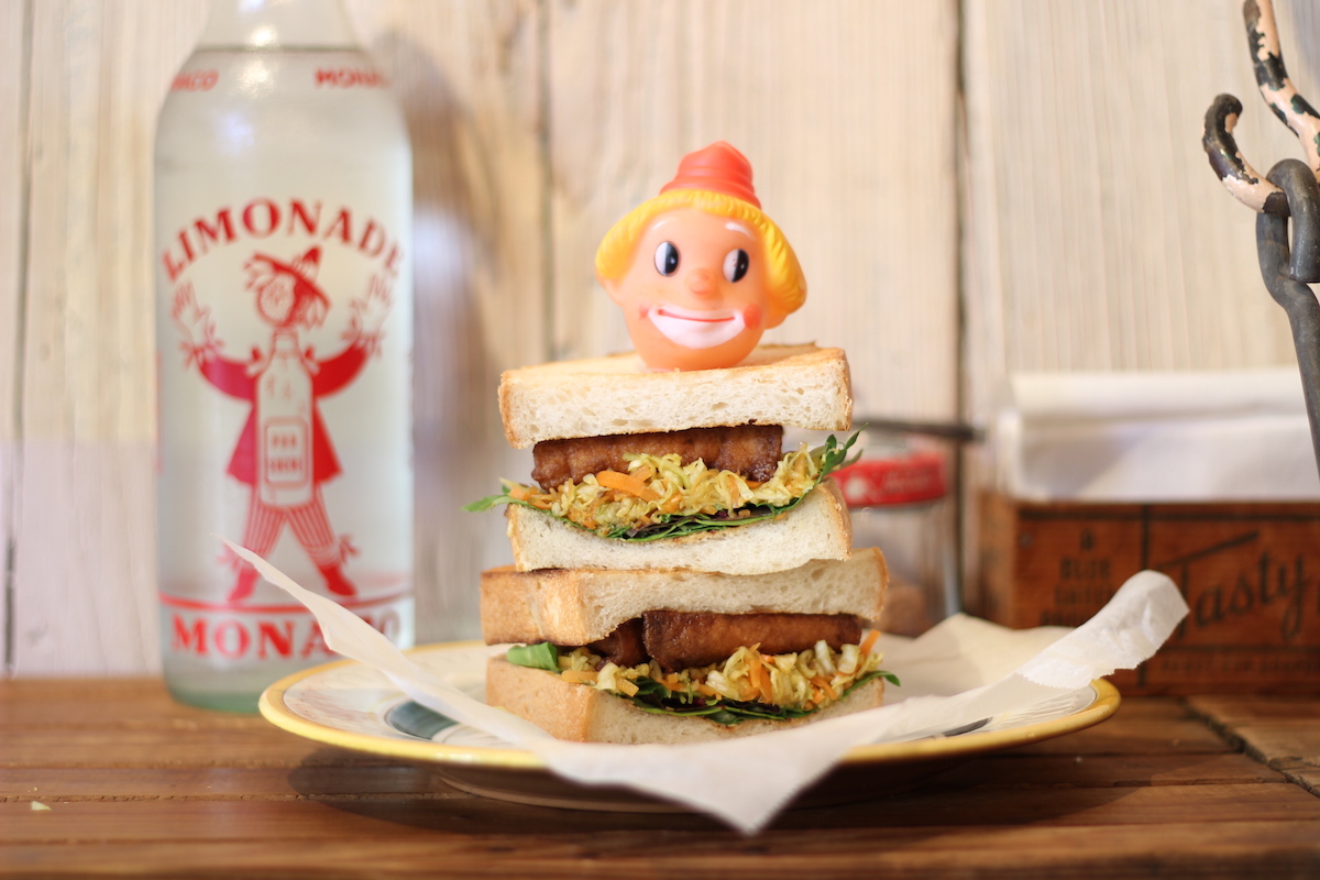 TOFU AND SPICE VEGETABLE SANDWICH 810円