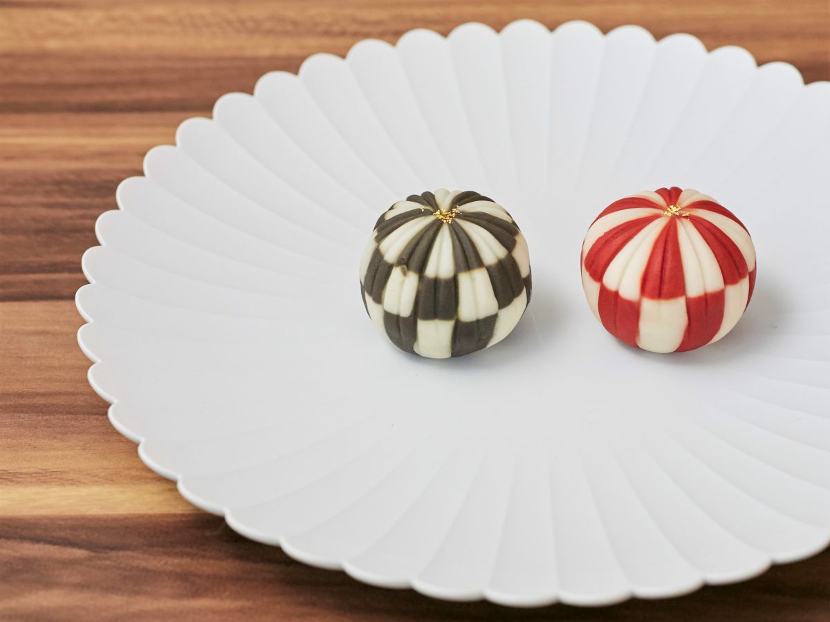 市松てまり 各650円