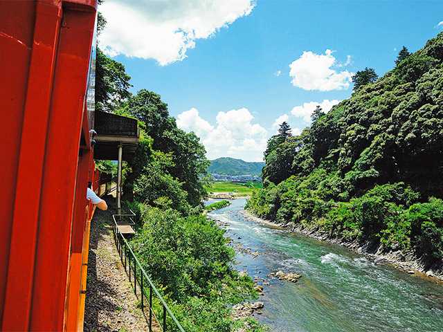京都・嵐山の絶景をめぐる！保津川下りやトロッコ列車でひと味違うビュー体験！