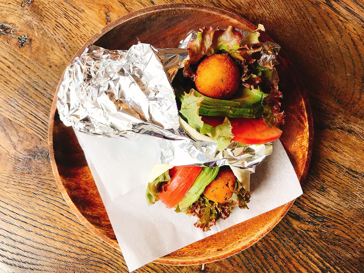 ファラフェルサンドイッチ 810円