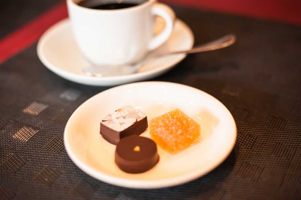 左上から時計回りに、シトロン　270円、パート･ド･フリュイ（アブリコ）　130円、パレ･オール　216円