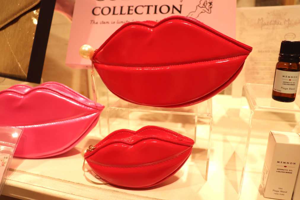 リップポーチ　シェイプ エナメル　5616円