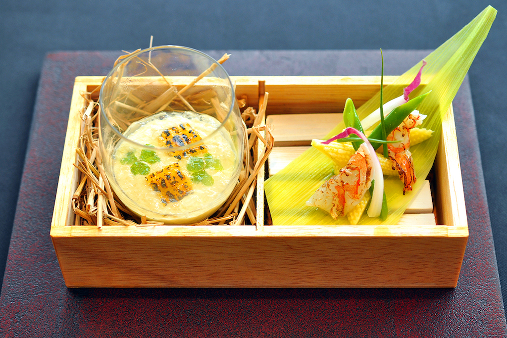 横山宜美さんのゴールドラッシュをなめらかなムースにして カウアイの宝石と一緒に…