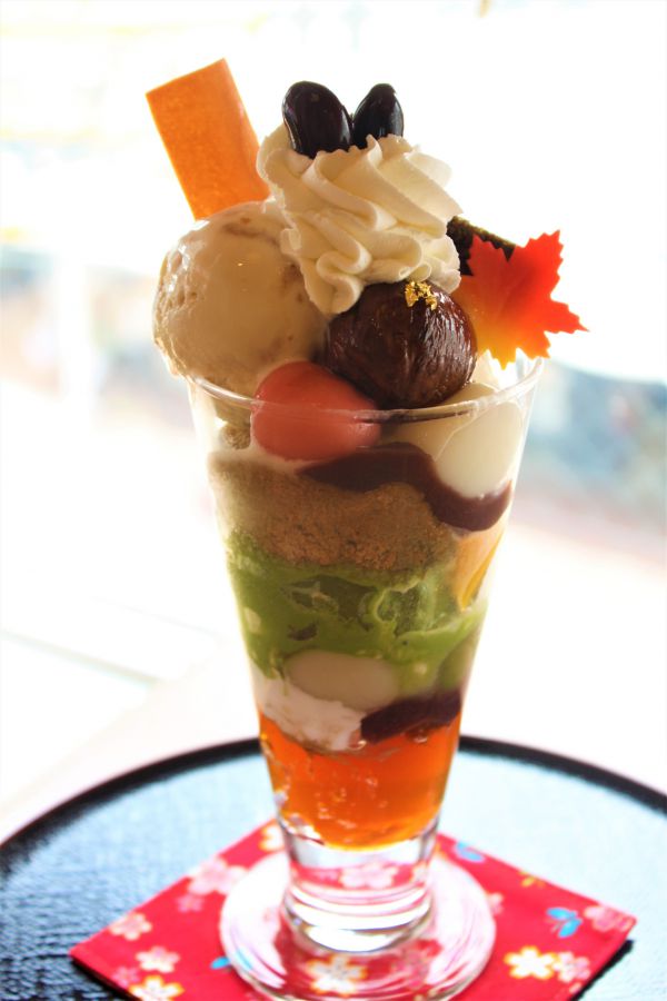 特撰 秋パフェ　1290円
