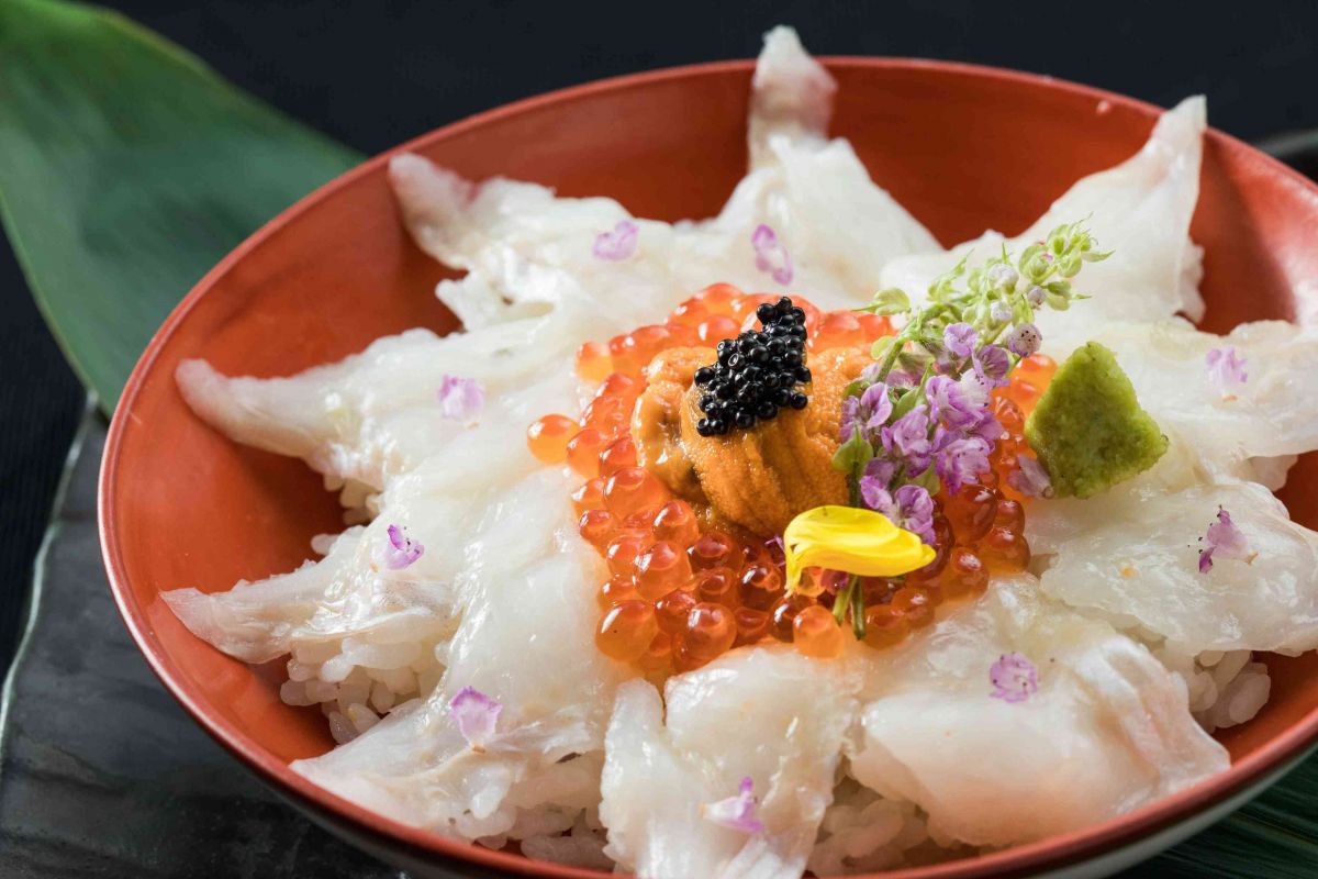 10階「穴子家　NORESORE」穴子の宝石丼 1000円※1日5食ディナータイム限定