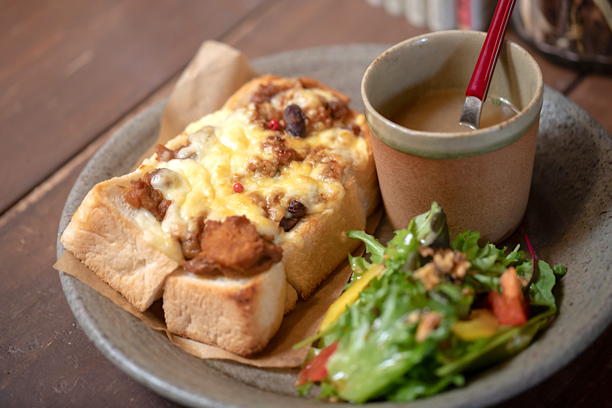 豆カレー（スープと小さなデザート付）　1100円（※提供は11時30分〜14時）