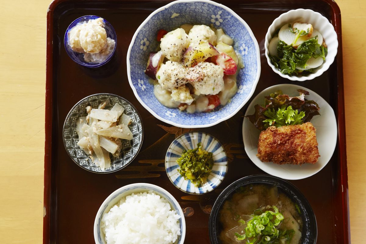 昼のももんち定食　1000円