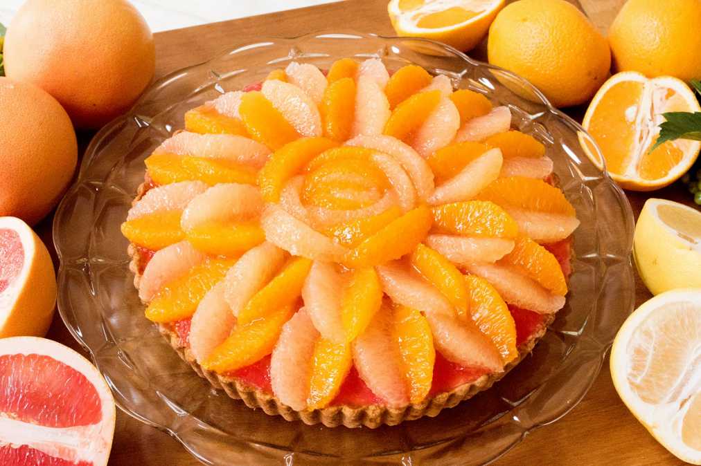 青山「3 種の柑橘ティラミスのタルト」piece 793円/ whole（25cm）7560円