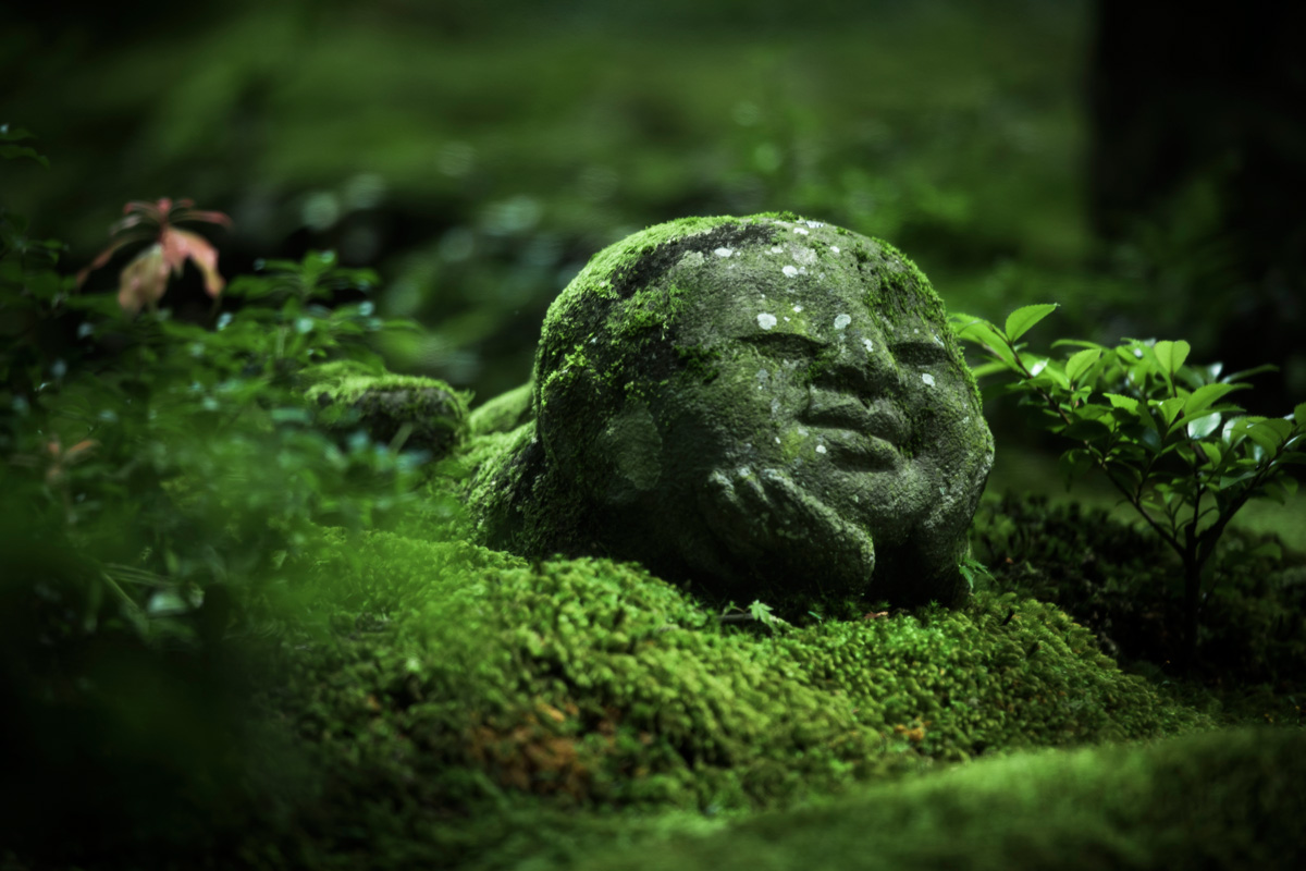 わらべ地蔵（杉村孝 作）