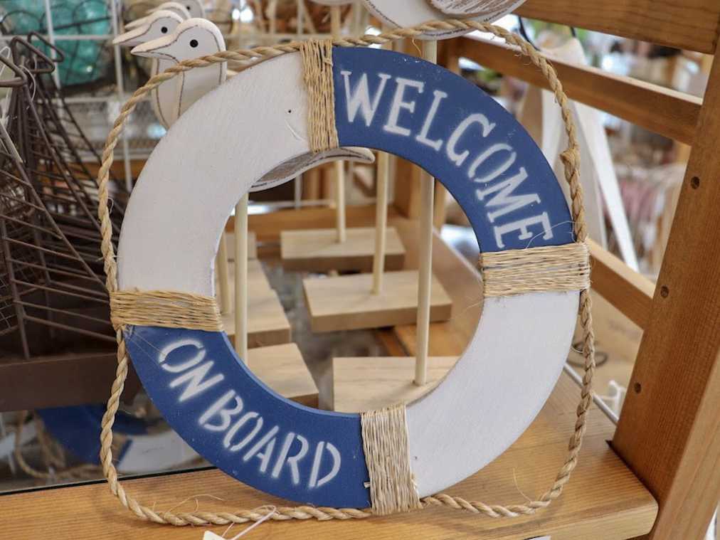 インテリアオーナメント　フロート　324円　※無くなり次第終了