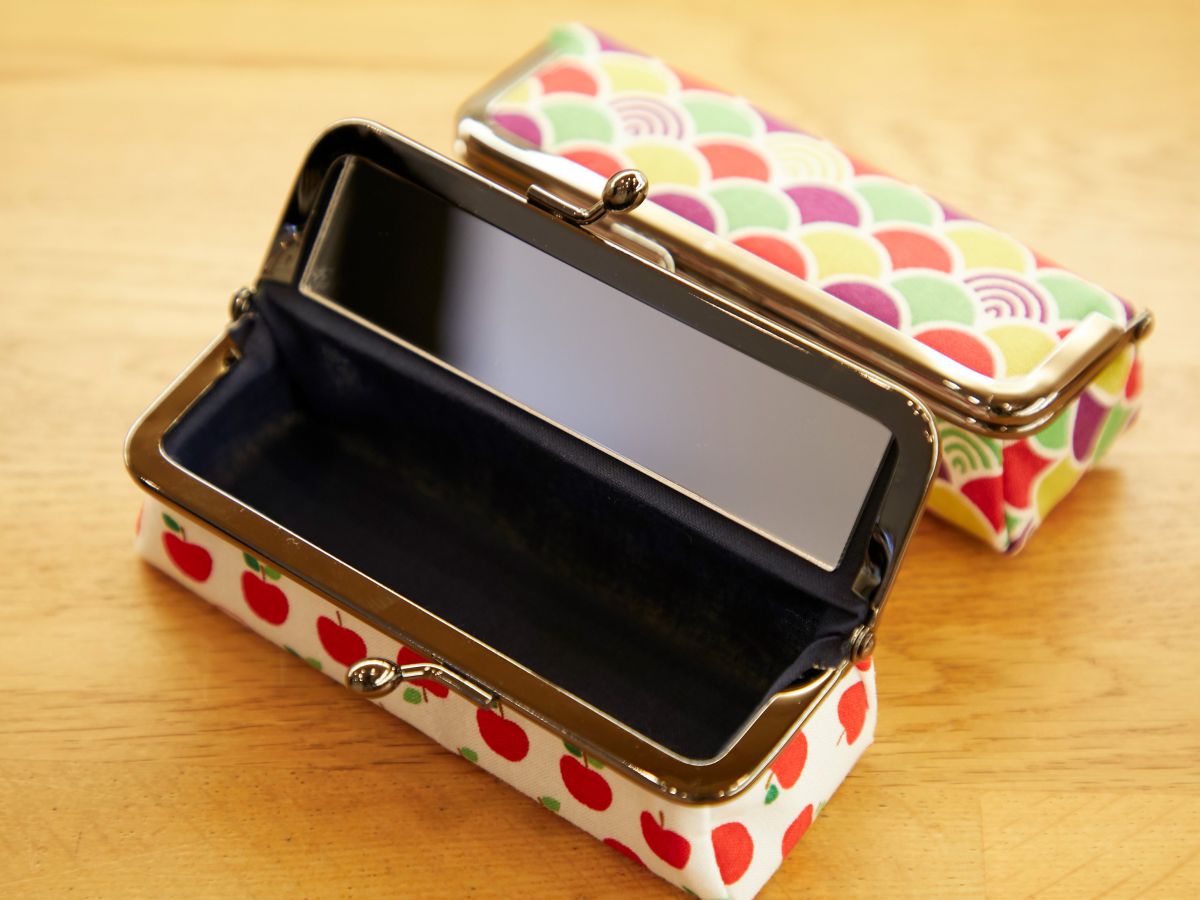 リップケース 各1380円