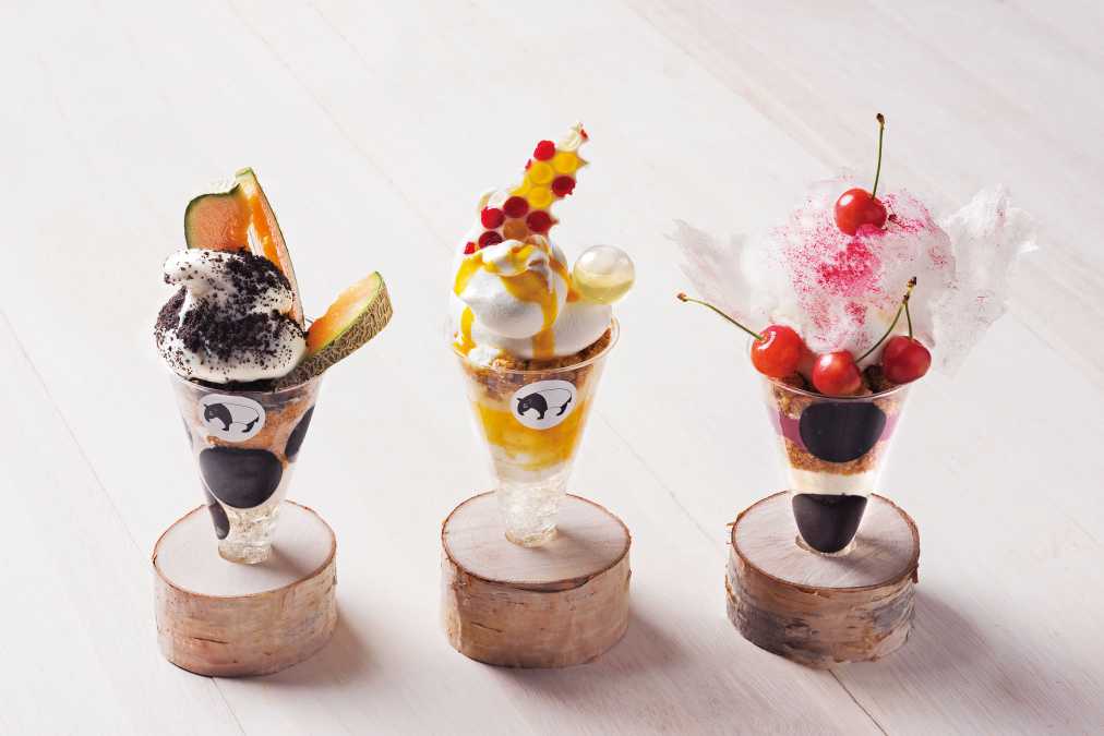 札幌市「パフェテリア パル」はちみつレモンパフェほか各1080円