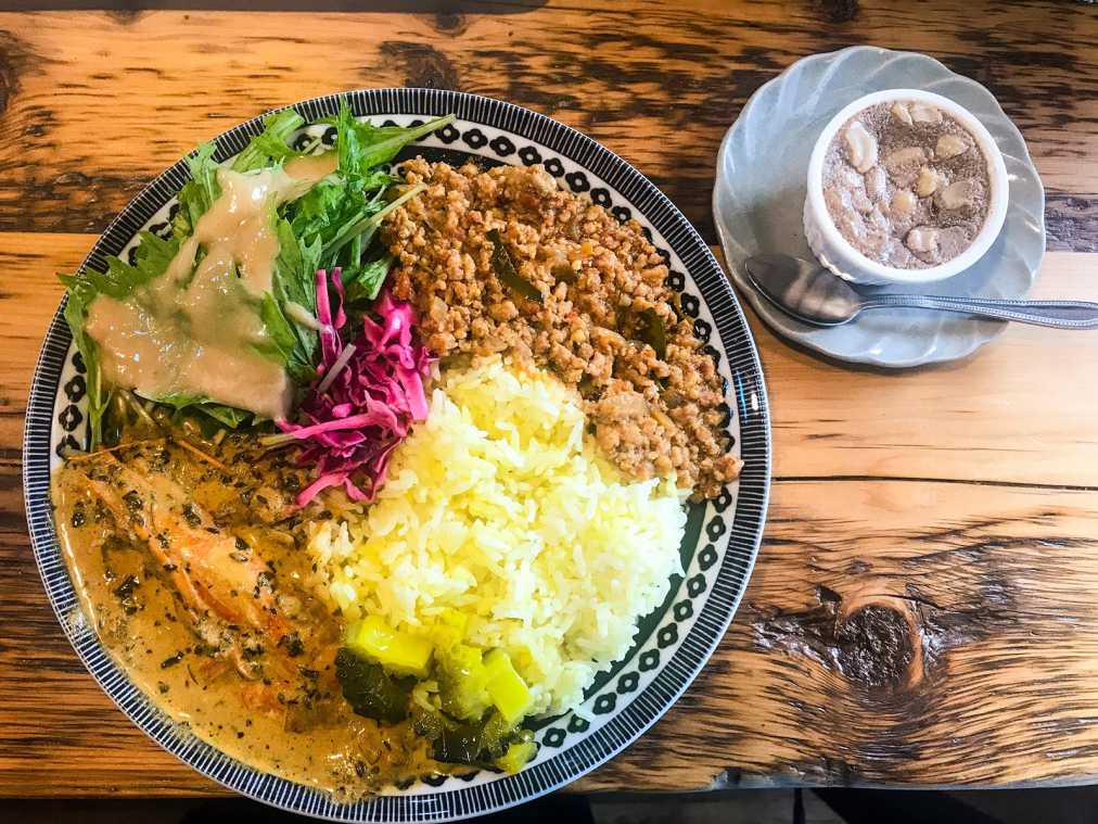 色鮮やかさがおいしさの証！スパイス専門家が作る「サンラサー」の心と体がほっとするカレー