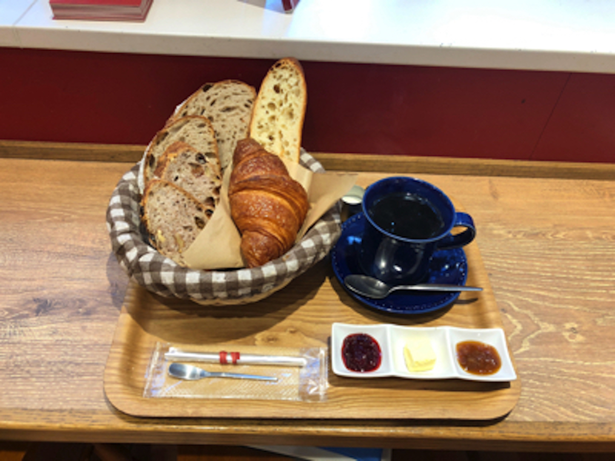 仏大統領も太鼓判のバゲットでパリジェンヌ気分のモーニングを味わって！