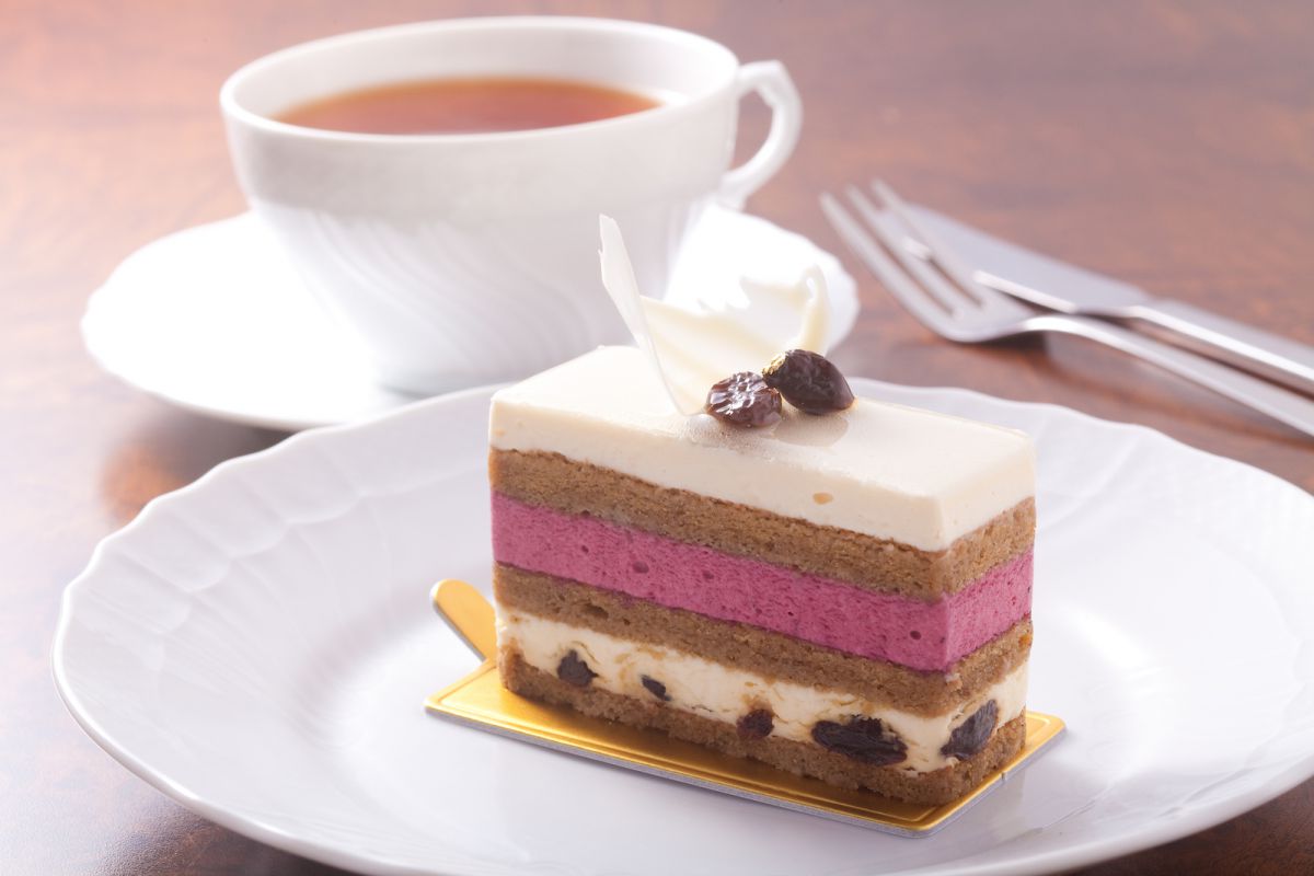 セデュイール550円、紅茶（ダージリン）560円（いずれも税別）