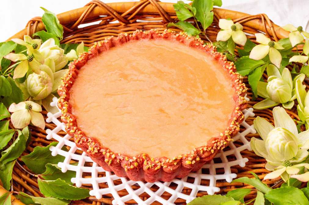 「ベイクドチーズと桃のコンポートタルト」piece 659円 / whole (21cm) 5616円【7月13日(金)～7月18日(水)】