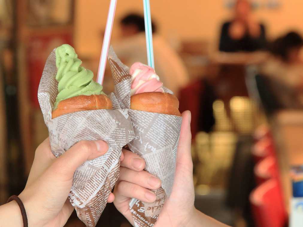 あつあつの揚げパンにソフトクリームをIN！食感が楽しい「Cafe Frangipani」のパンスイーツ