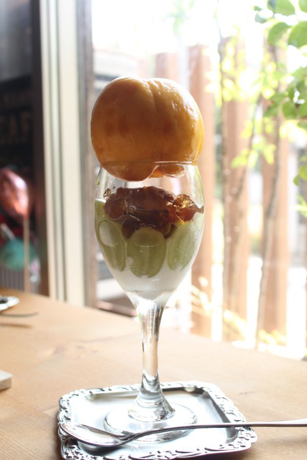 黄桃ジェンヌ 1000円（ドリンク付1250円）