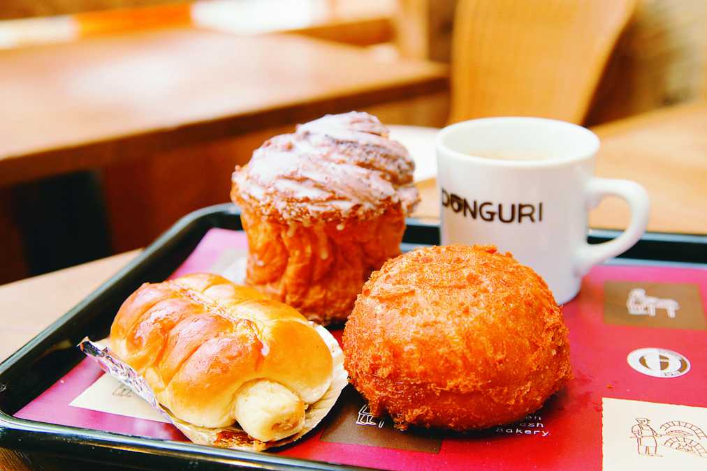 ちくわパン151円、さくさくカレーパン151円、シナモンロール183円