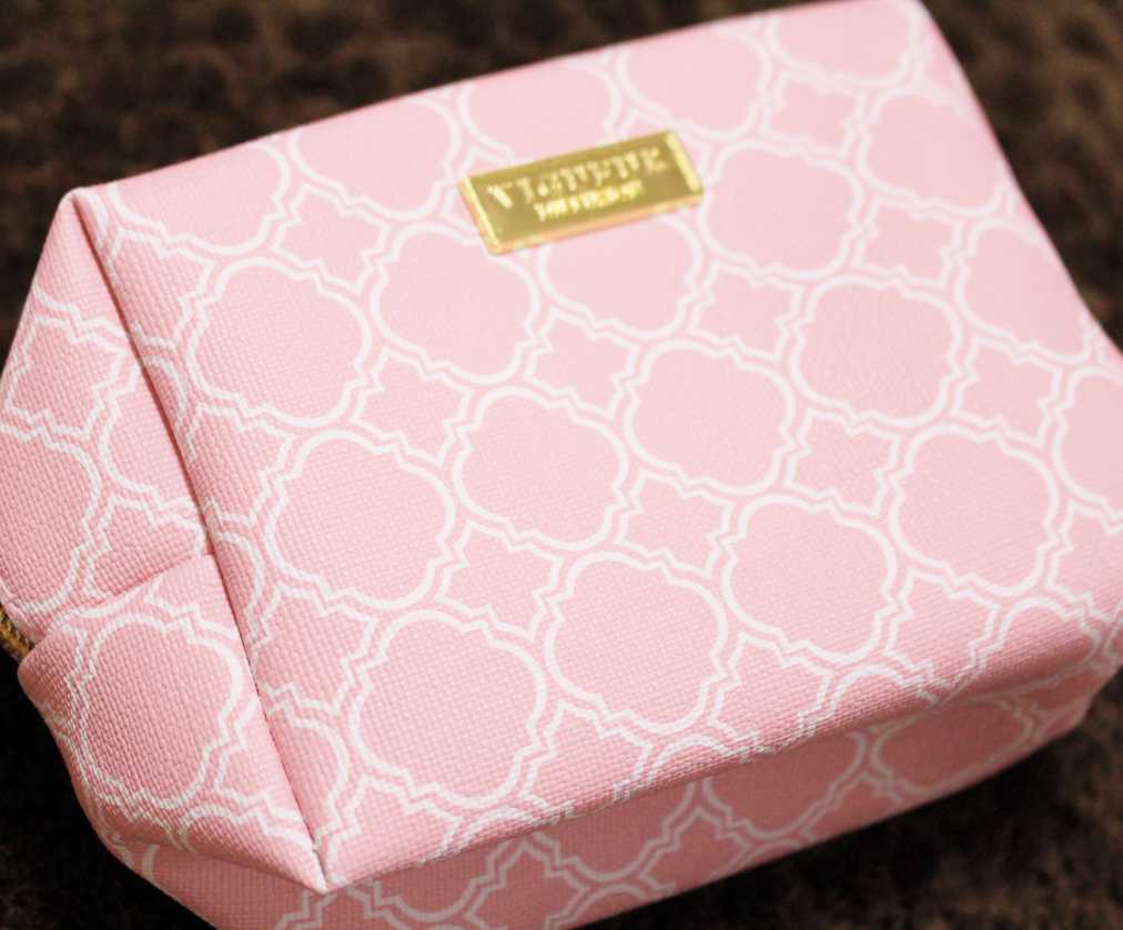 コスメポーチ　216円