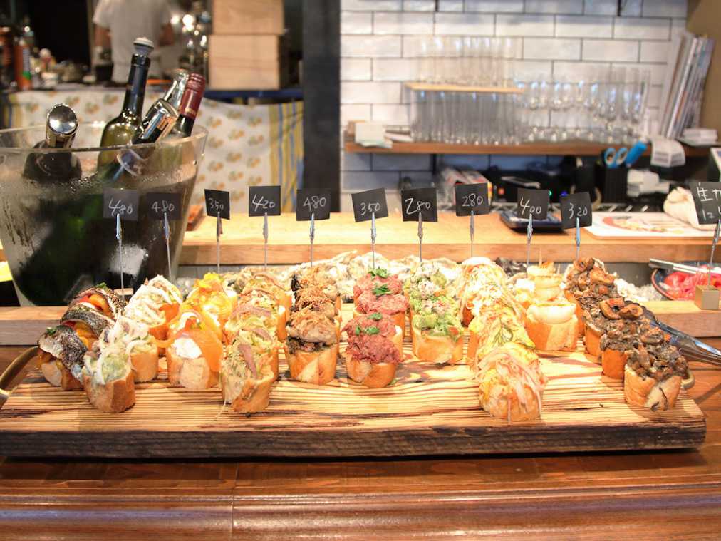 日によってメニューが変わるピンチョス 280円〜