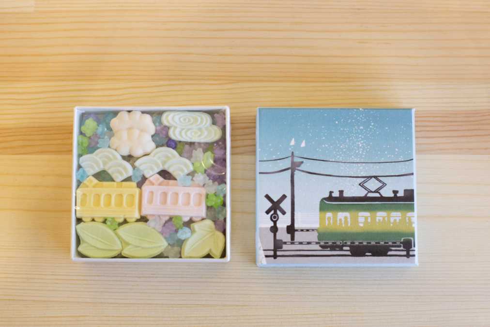 和三盆 花鎌糖　864円