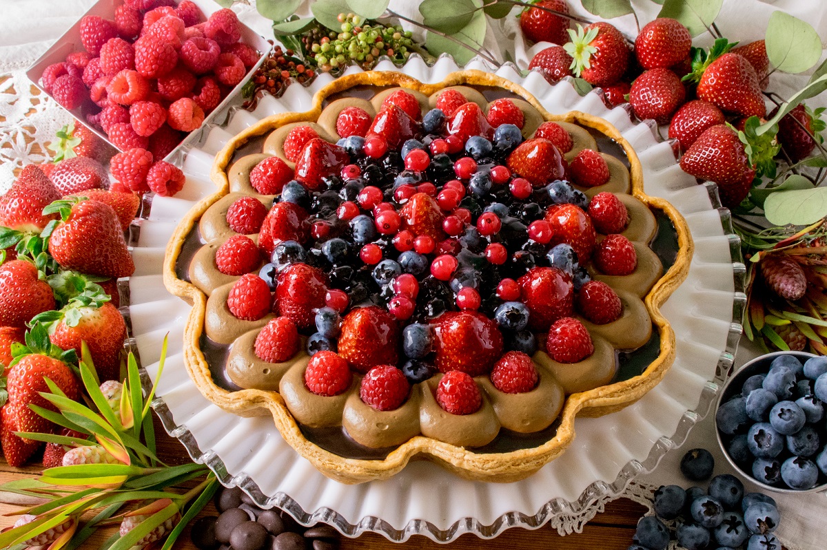 「波型 甘酸っぱいフルーツとチョコレートプリンのタルト」piece 777円/ whole(25cm) 7344円(グランフロント大阪店限定)