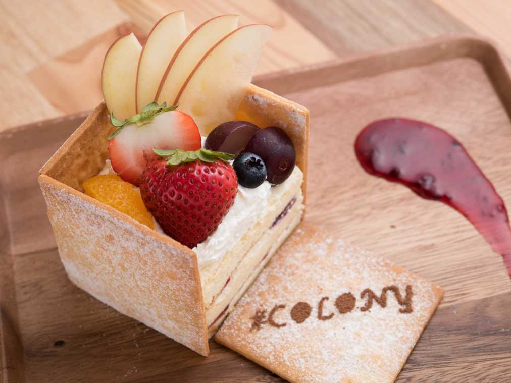 BOXの中からケーキが!パティシエの遊び心がたっぷり詰まったスイーツ