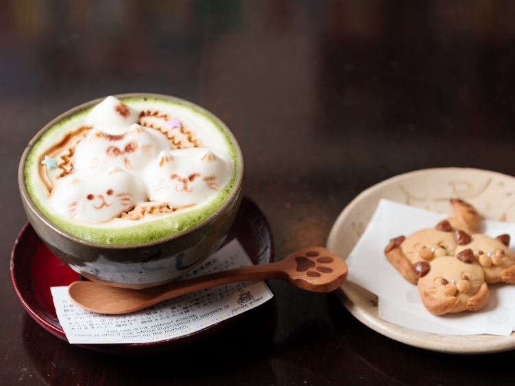 SNSで話題再沸騰中！にゃんこ尽くしの店内で"3Dラテアート"が飲みたい