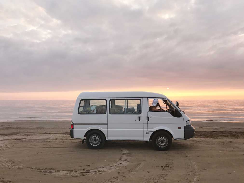 国内唯一！なぎさドライブウェイで砂浜ドライブ【YURIEの週末ソトアソビ vol.4】