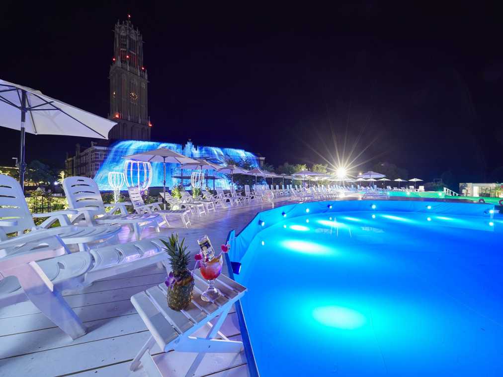 COOLにアツく！ナイトプールだけじゃない「ハウステンボス」の夏に注目！