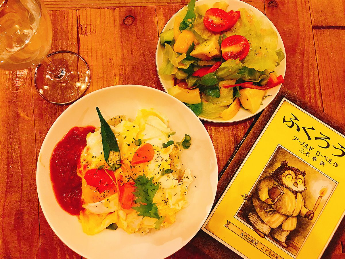 思い出の一冊が見つかるかも⁉「ブックカフェ デイズ」は大人が喜ぶお酒が飲める絵本カフェ